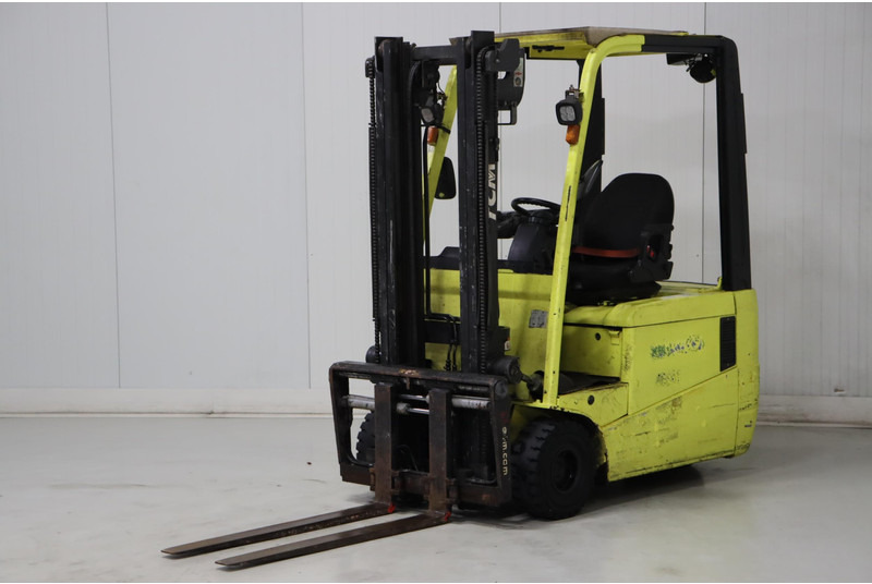 Electric forklift UniCarriers AG1N1L16H