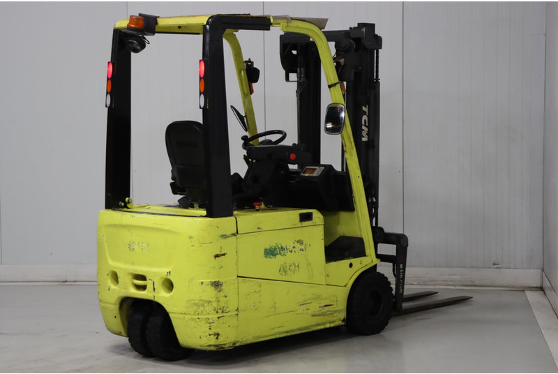 Electric forklift UniCarriers AG1N1L16H