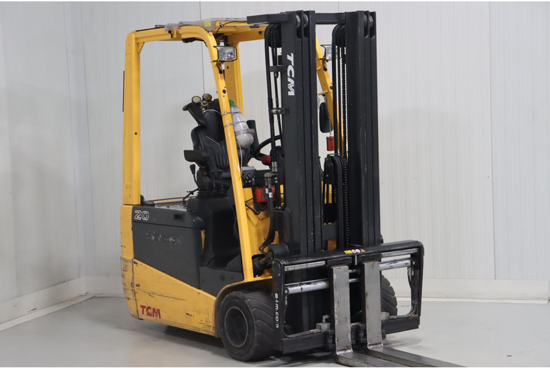 Electric forklift UniCarriers AG1N1L20H