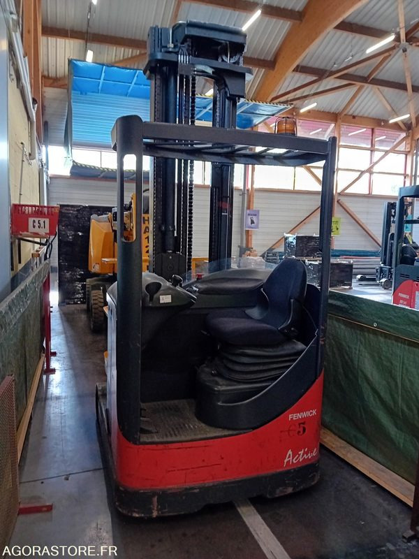 Electric forklift chariot rétractable fenwick