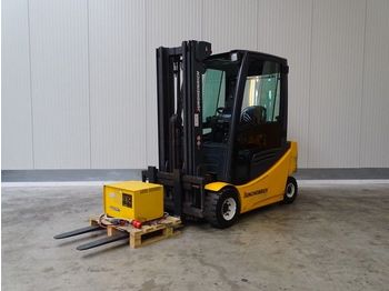 Forklift Jungheinrich EFG320 - TRIPLEX