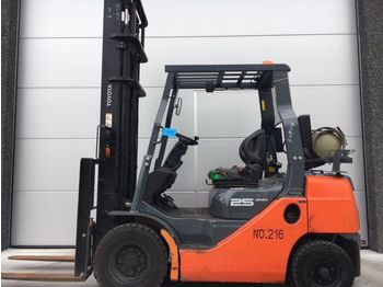 Forklift TOYOTA 02-8FG25