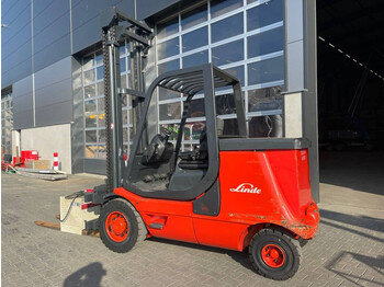 New Electric forklift Linde E40: picture 1