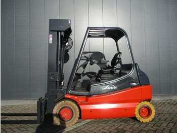 Electric forklift Linde E 25-02: picture 1
