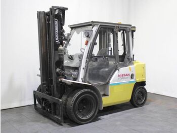 Forklift Nissan D1 F4 A 35 Y: picture 1