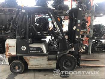 Forklift Nissan UD02A25PO: picture 1