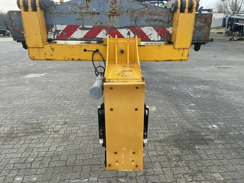 Reach stacker Seith Pipehandling Reachstacker 15036: picture 3