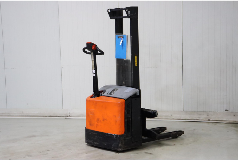Stacker Rocla SW12ac