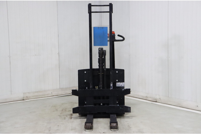 Stacker Rocla SW12ac