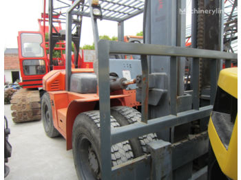 Diesel forklift TCM FD100: picture 1