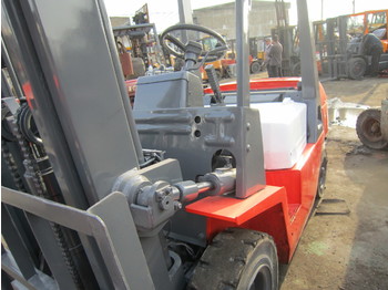 Diesel forklift TCM FD30: picture 1
