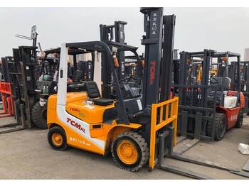 Diesel forklift TCM FD30: picture 1