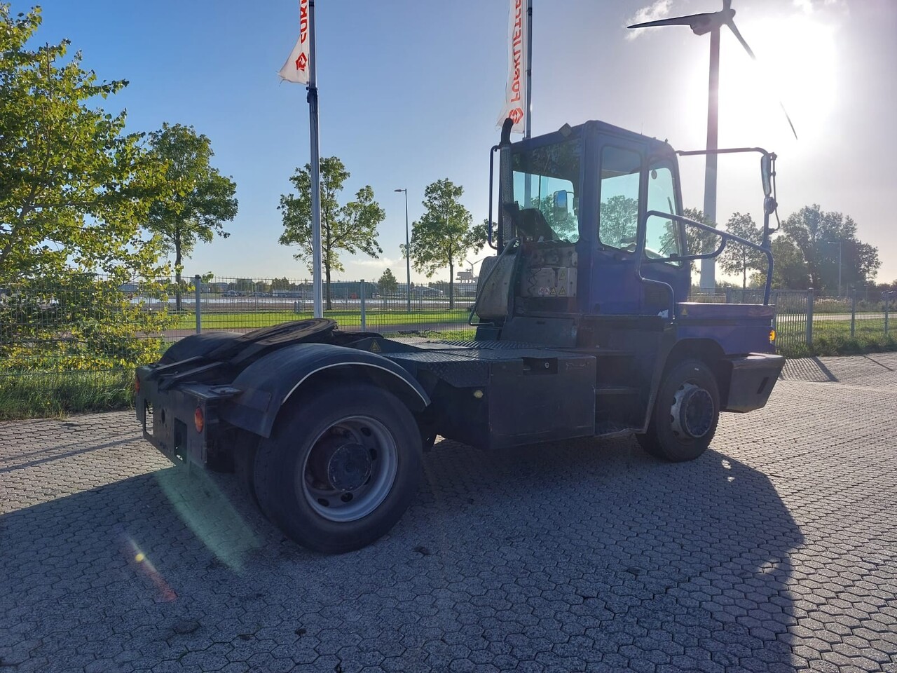 Terminal tractor TERBERG YT182: picture 6