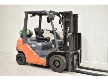 Diesel forklift TOYOTA 02-8FGF20: picture 1