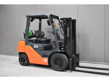 Forklift TOYOTA 32-8FG25: picture 1