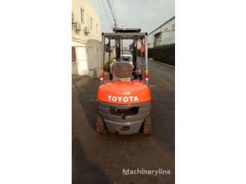 Forklift TOYOTA 3 ton: picture 1