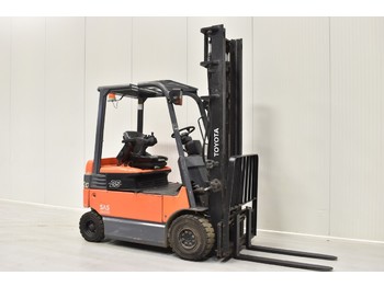 Diesel forklift TOYOTA 7FBMF25: picture 1