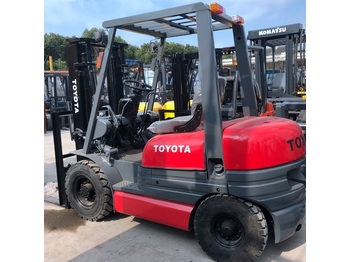 Forklift TOYOTA FD30: picture 1