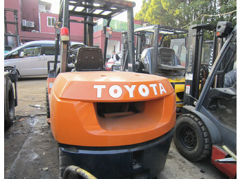 Diesel forklift TOYOTA FD30: picture 1