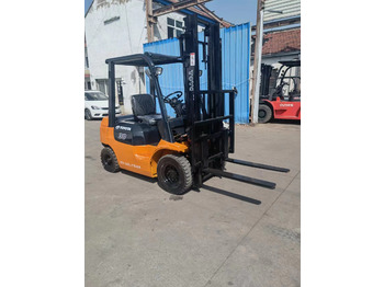 New Diesel forklift TOYOTA FD30-7: picture 1