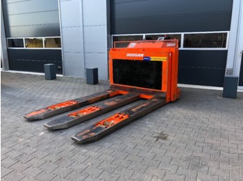 Telescopic handler Doosan LEHF 75D Palletwagen