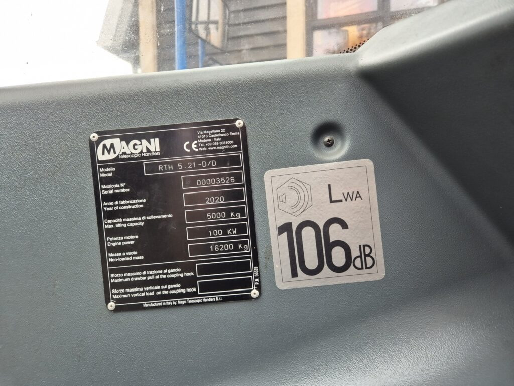 Telescopic handler MAGNI RTH 5.21
