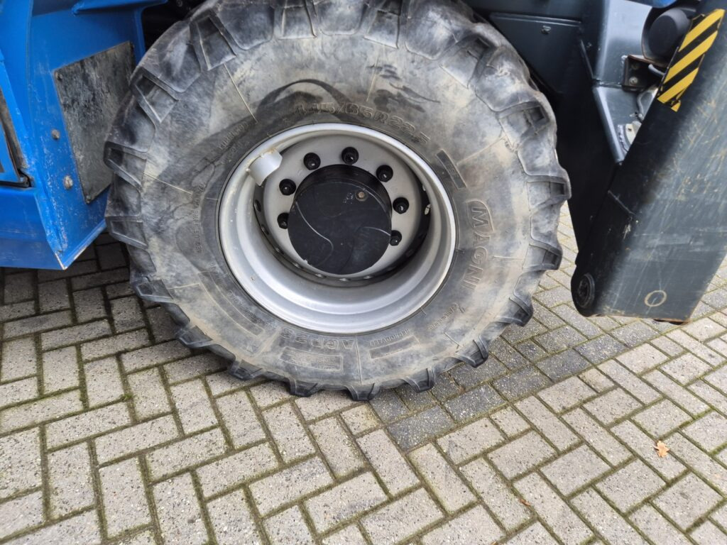 Telescopic handler MAGNI RTH 5.21