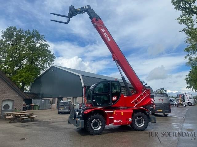 Telescopic handler MAGNI RTH 6.30 SH