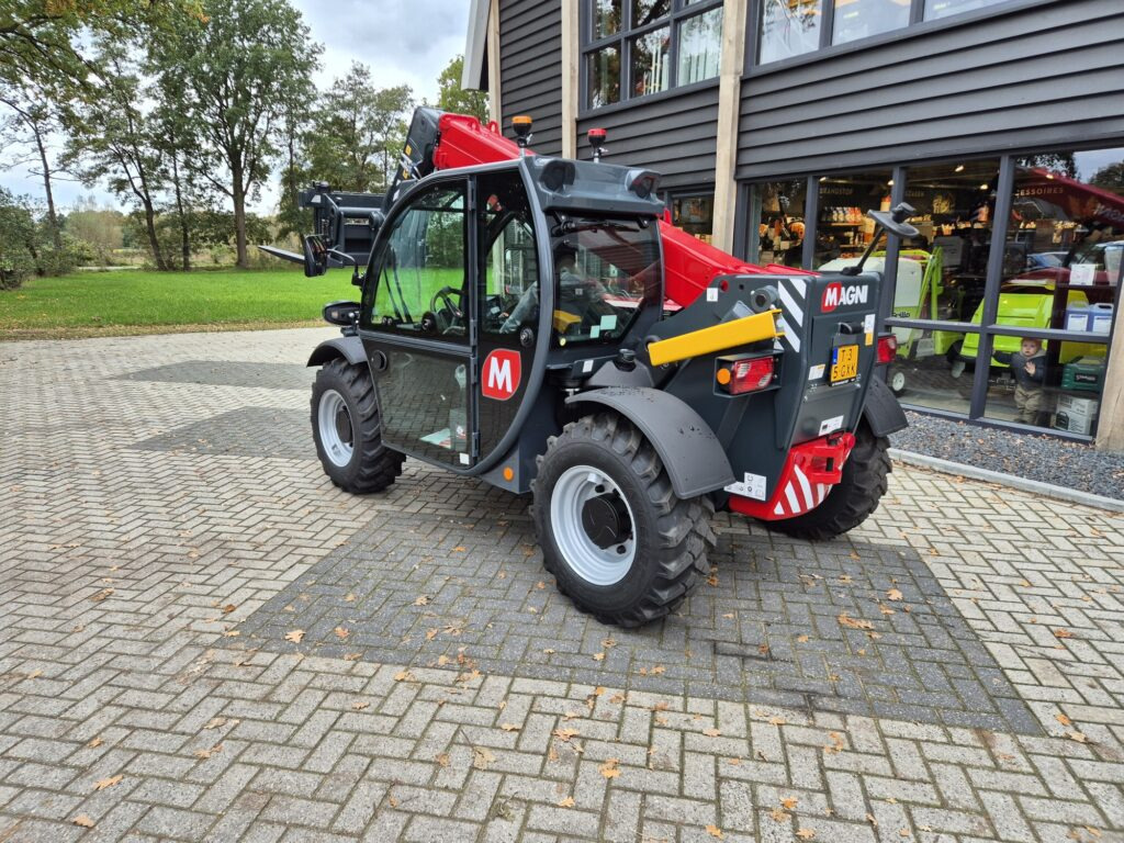 Telescopic handler MAGNI TH 3.6