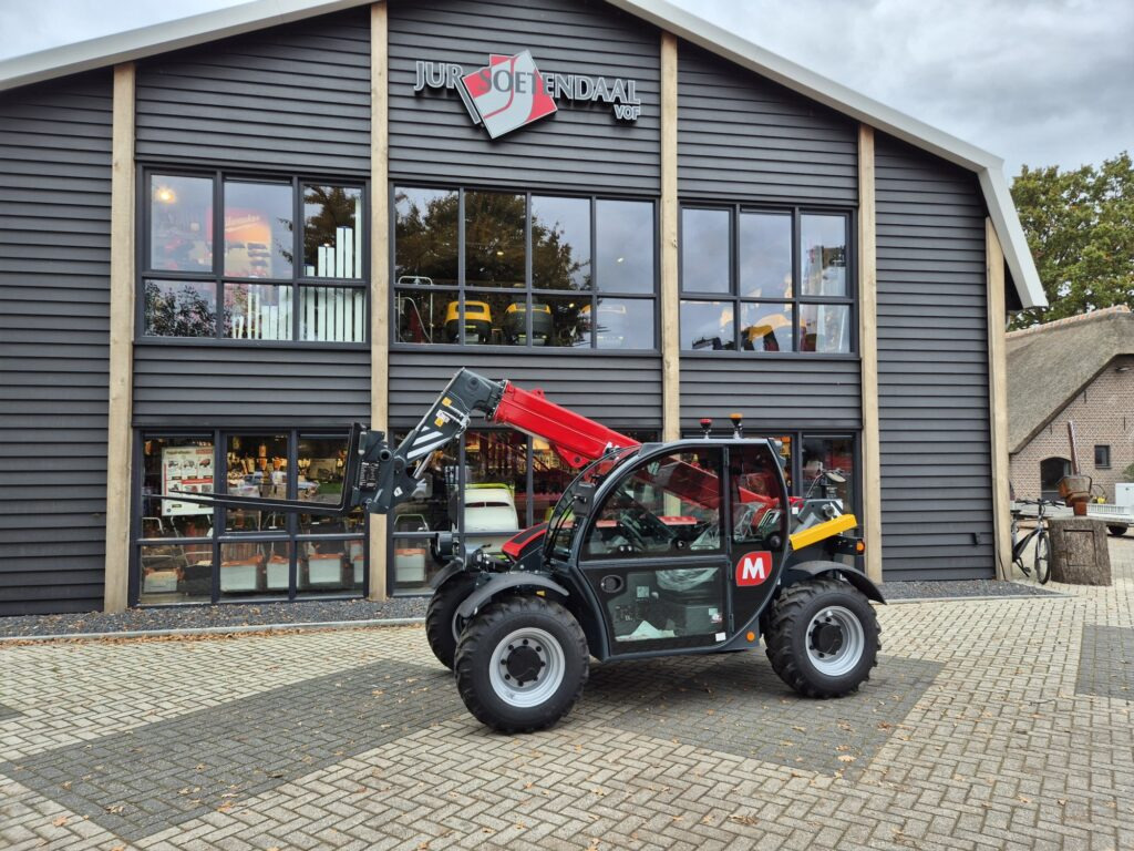 Telescopic handler MAGNI TH 3.6