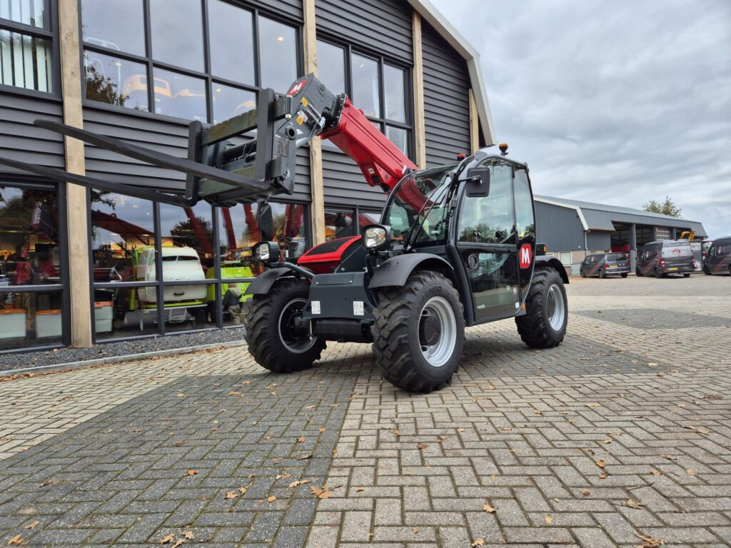 Telescopic handler MAGNI TH 3.6