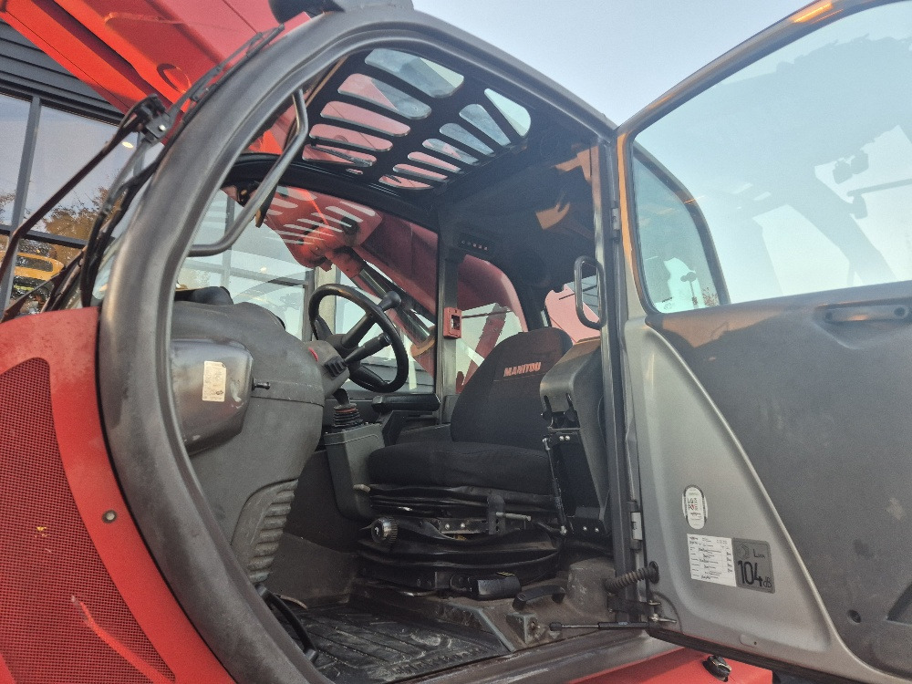 Telescopic handler MANITOU MRT 2150 privilege