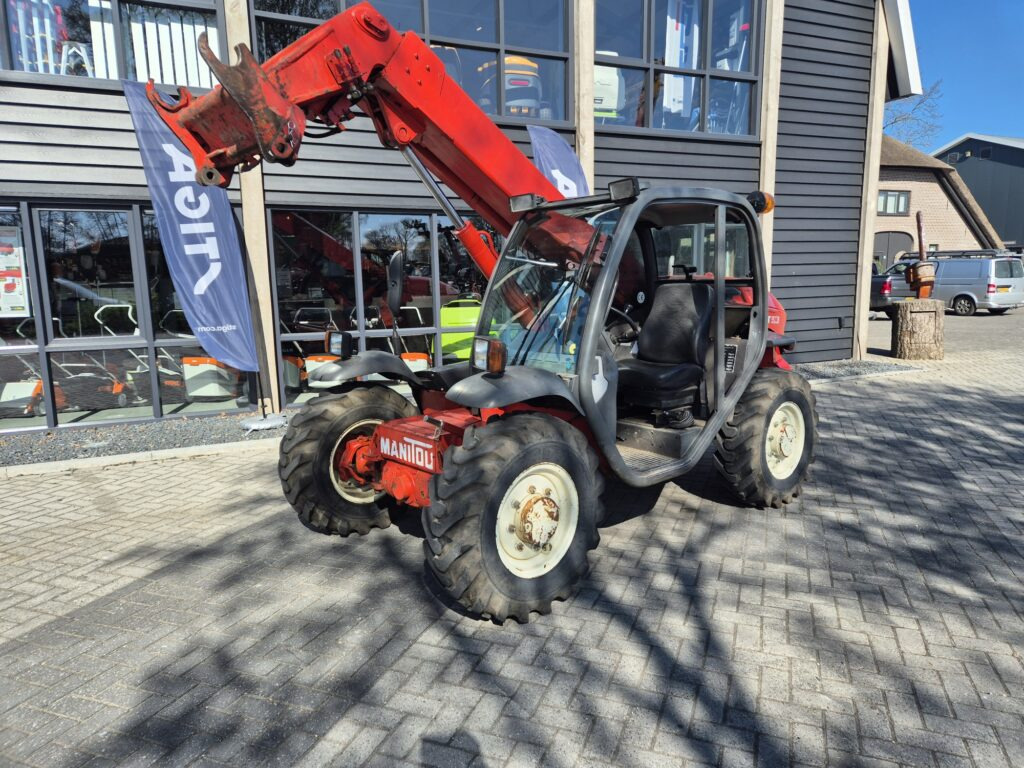 Telescopic handler MANITOU MT 523