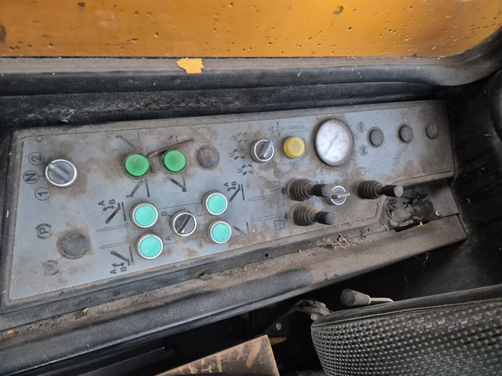 Telescopic handler MERLO Roto 30.13