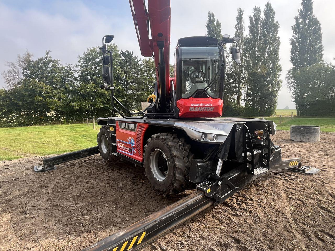 Telescopic handler Manitou MRT2260 VISION+ ST5