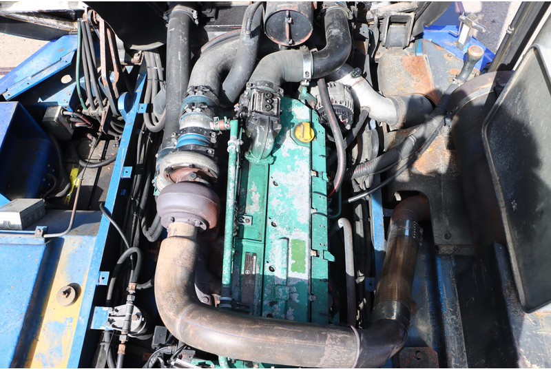 Terminal tractor Kalmar TRX182A