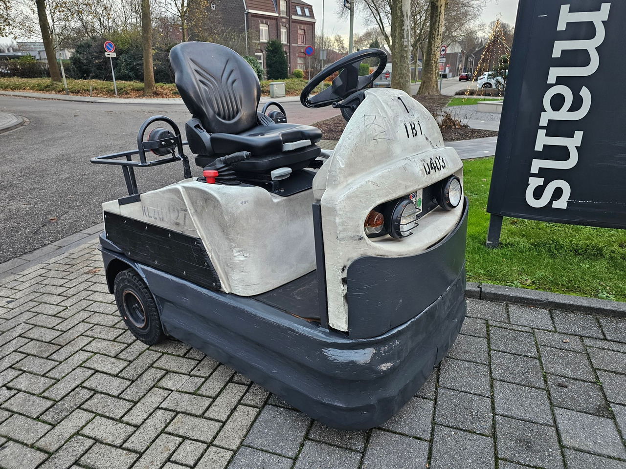 Tow tractor Still R06 Electro