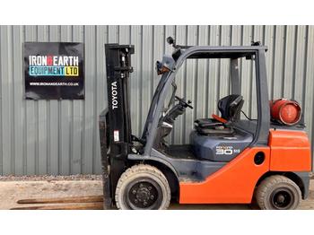 LPG forklift Toyota 02-8 FG F 30: picture 1