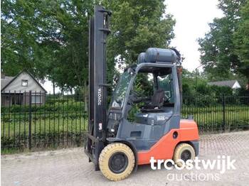Forklift Toyota 02-8fgjf25: picture 1