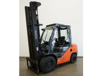 Diesel forklift Toyota 06-8FD30F: picture 1