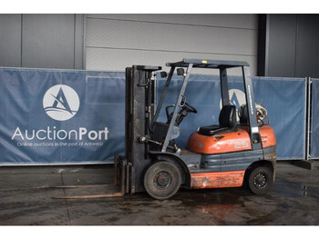 LPG forklift Toyota 42-6FGF25: picture 1