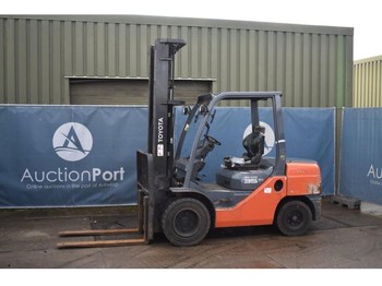 Forklift Toyota 52-8FDJF35: picture 1
