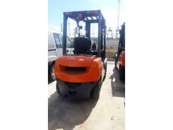Forklift Toyota 7DF25: picture 1