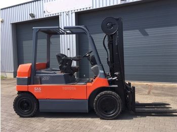 Electric forklift Toyota 7FBMF50: picture 1