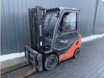 LPG forklift Toyota 8FGF15: picture 1
