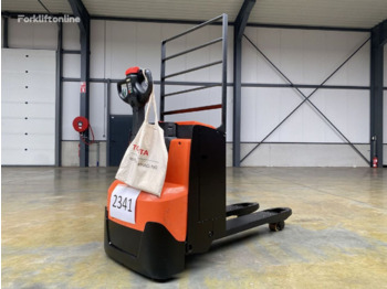 Pallet truck Toyota LWE200: picture 3
