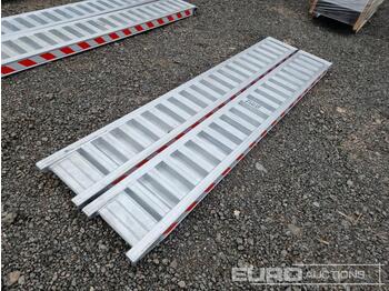New Loading ramp Unused 2375mm x 310mm x 82mm Aluminium Ramps: picture 1