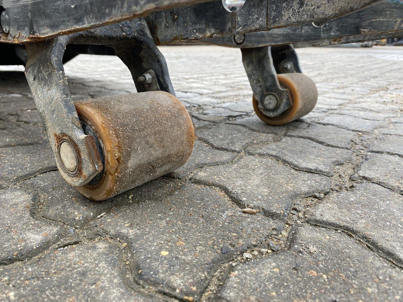 Warehouse equipment Toyota BT Staxio