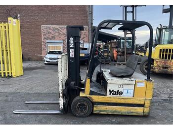Electric forklift Yale ERP030: picture 1