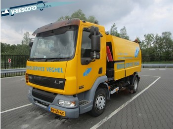 Road sweeper DAF Veegwagen: picture 1